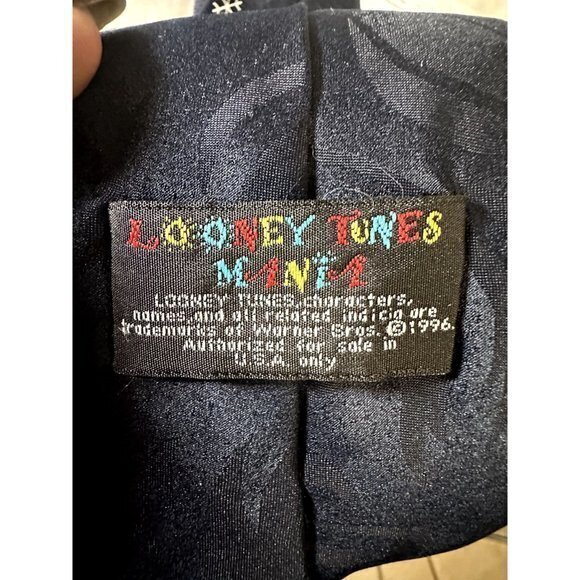 LOONEY TUNES TWEETY & SYLVESTER MENS CHRISTMAS THEMED TIE - WORN ONCE G-121 - Picture 5 of 5